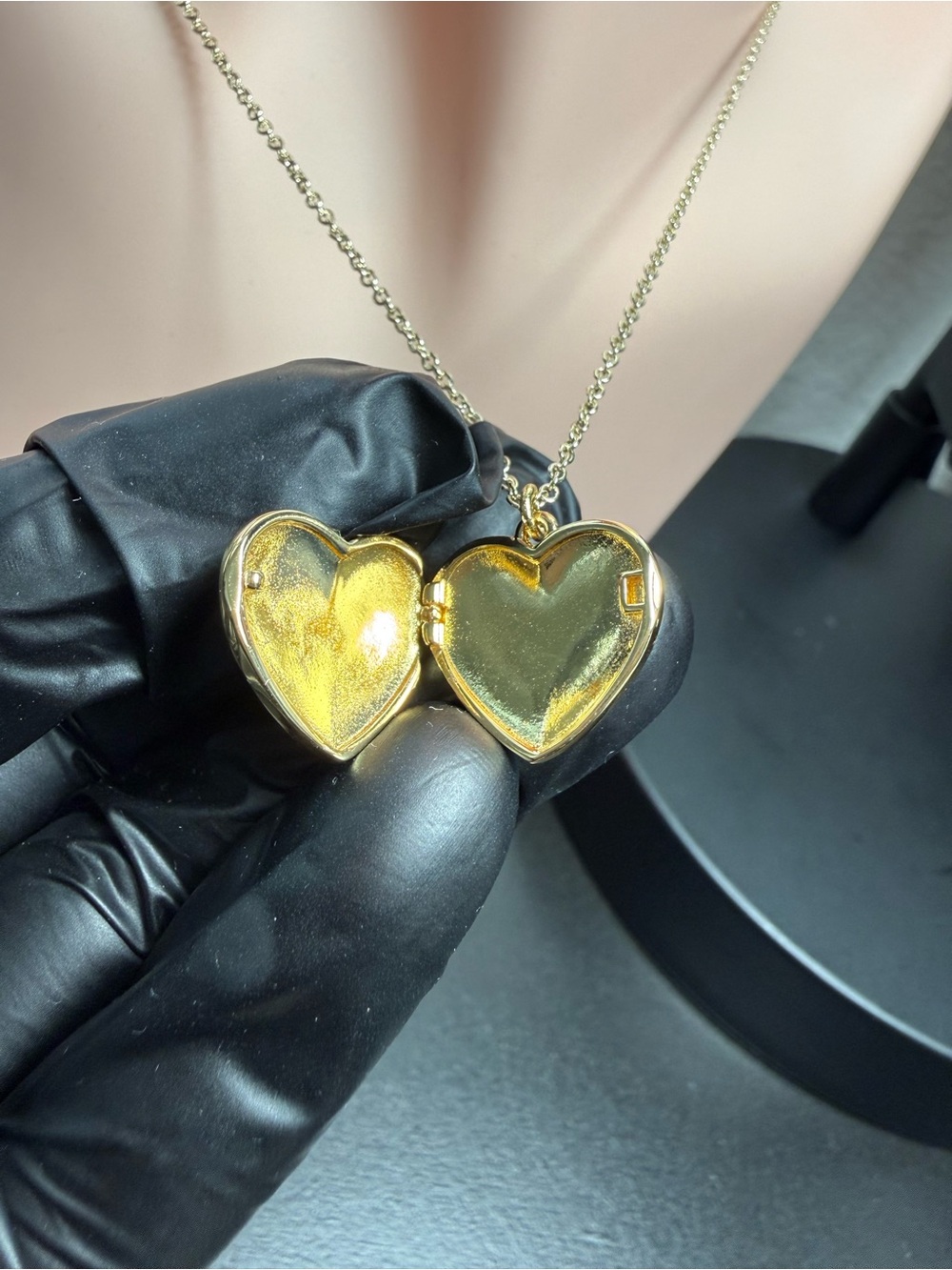 NWT Coach Gold Heart Pendant Necklace Signature C Charm Locket Style 16” + 2” - Picture 3 of 7